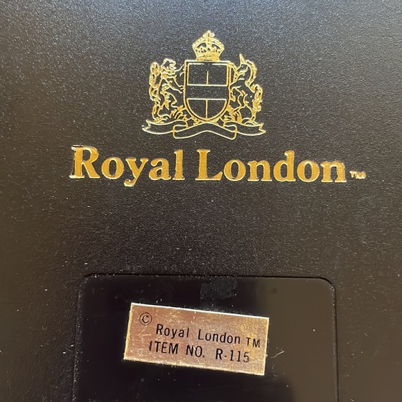 ROYAL LONDON shaving kit with brush and razor NWOT - Picture 4 of 7